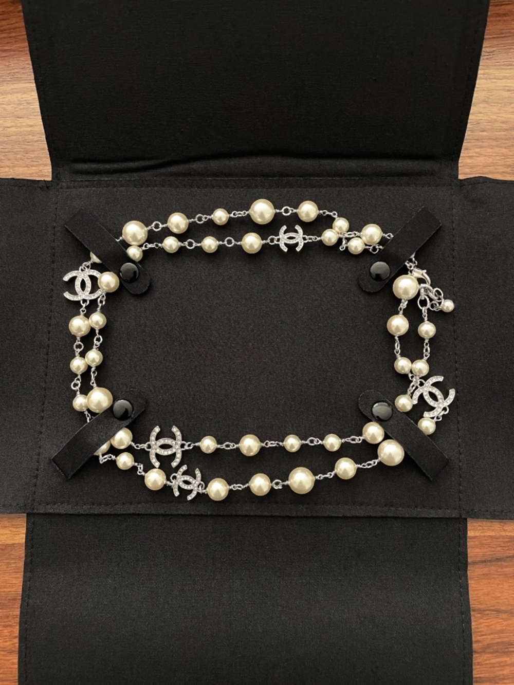 Chanel Long Pearl Necklace Silver Pearls & Crystals - Picture 2 of 11